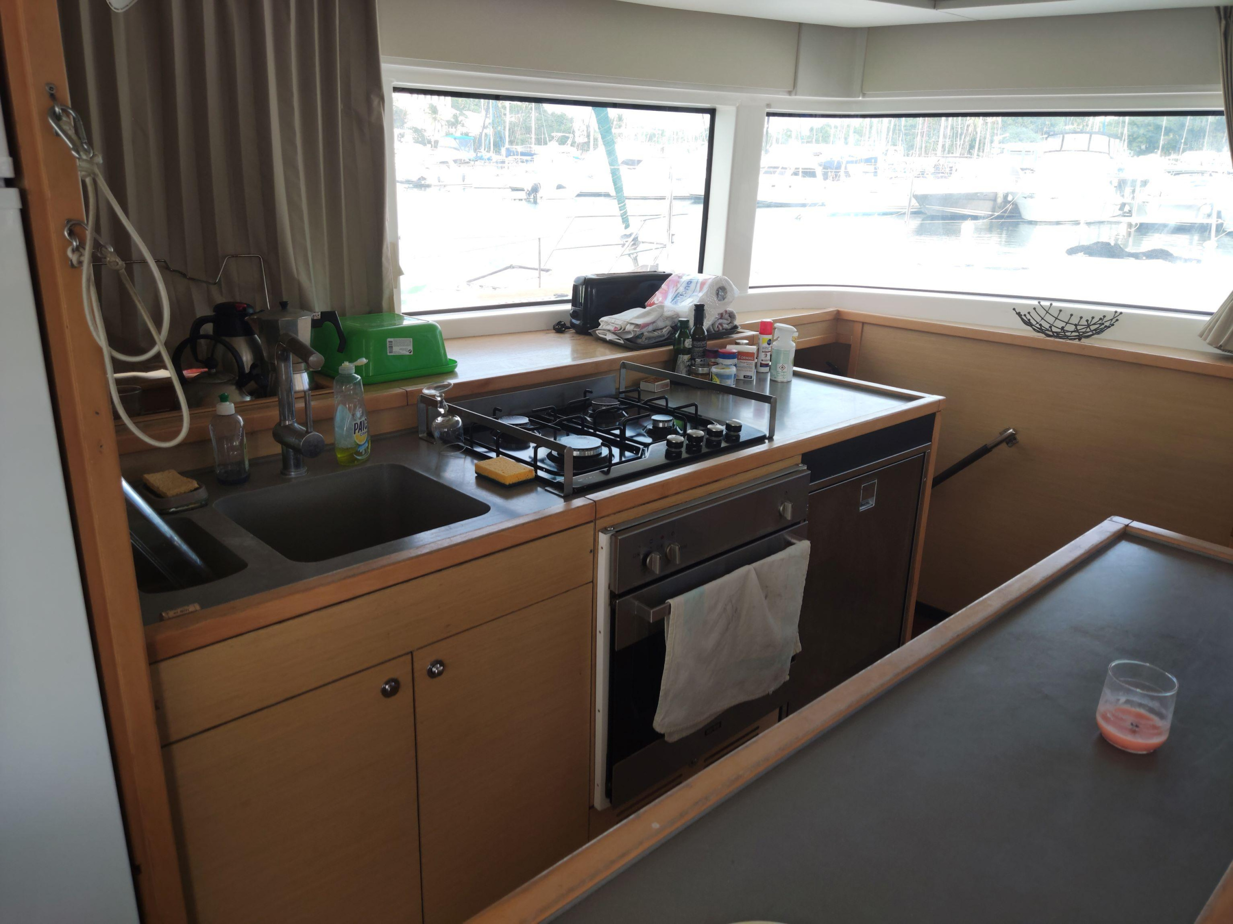 Lagoon 52 - 6 + 2 cab. — photo 10