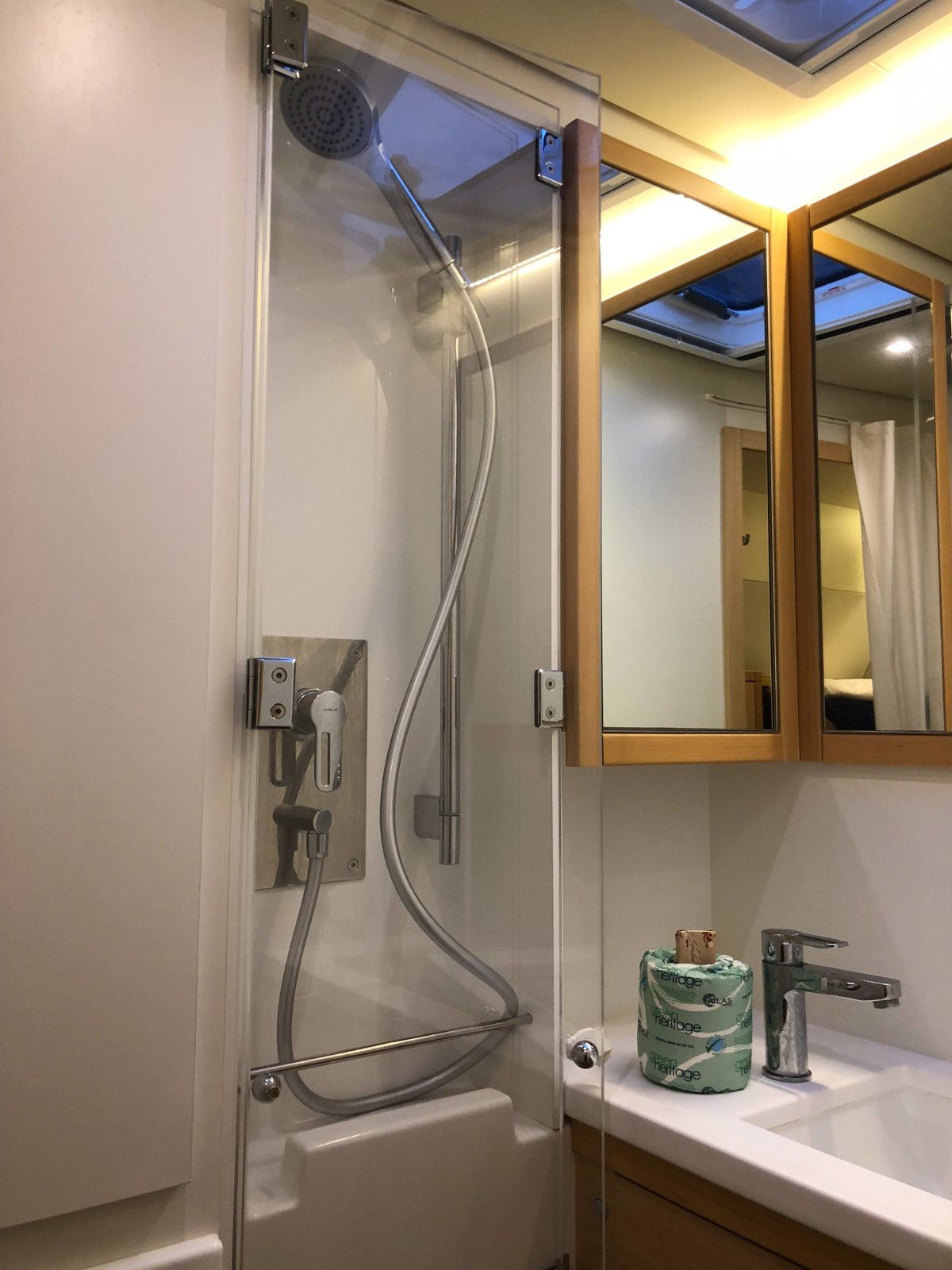 Lagoon 52 - 6 + 2 cab. — photo 16