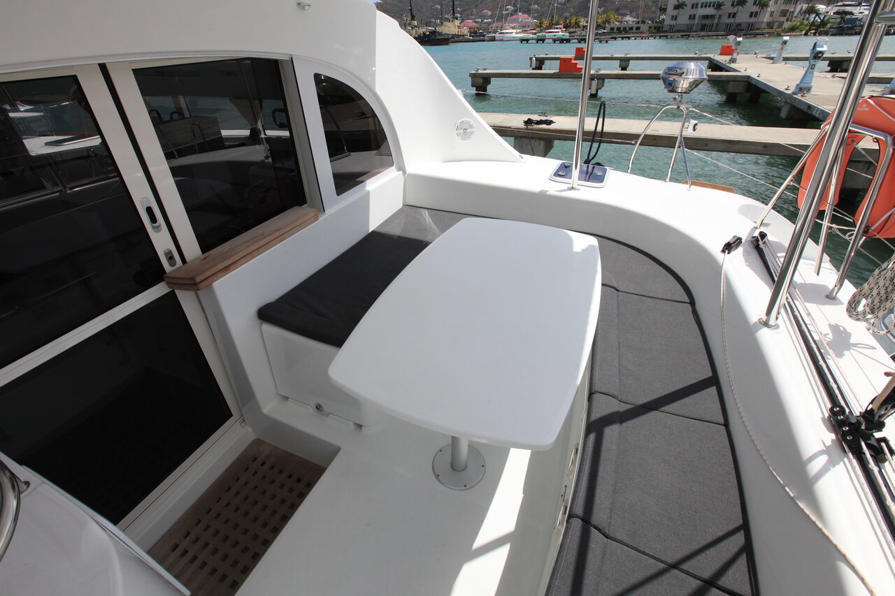 Lagoon 380 - 4 cab. — photo 9