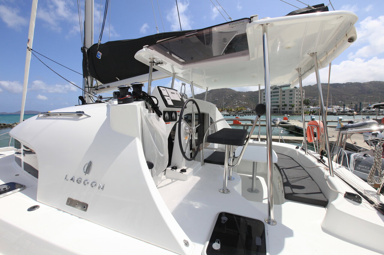 Lagoon 380 - 3 cab. — photo 3