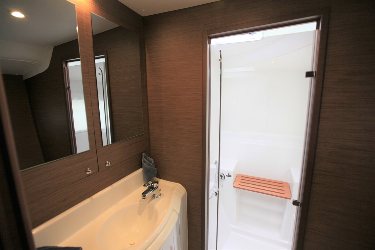 Lagoon 380 - 3 cab. — photo 19
