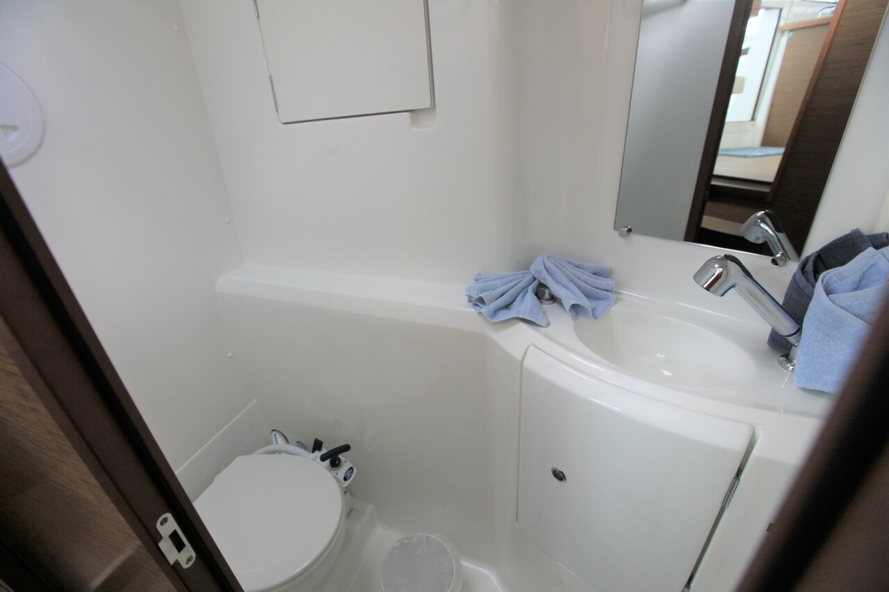 Lagoon 380 - 3 cab. — photo 21