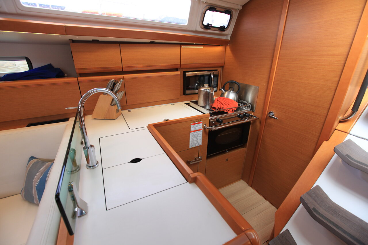 Sun Odyssey 419 - 3 cab. — photo 12