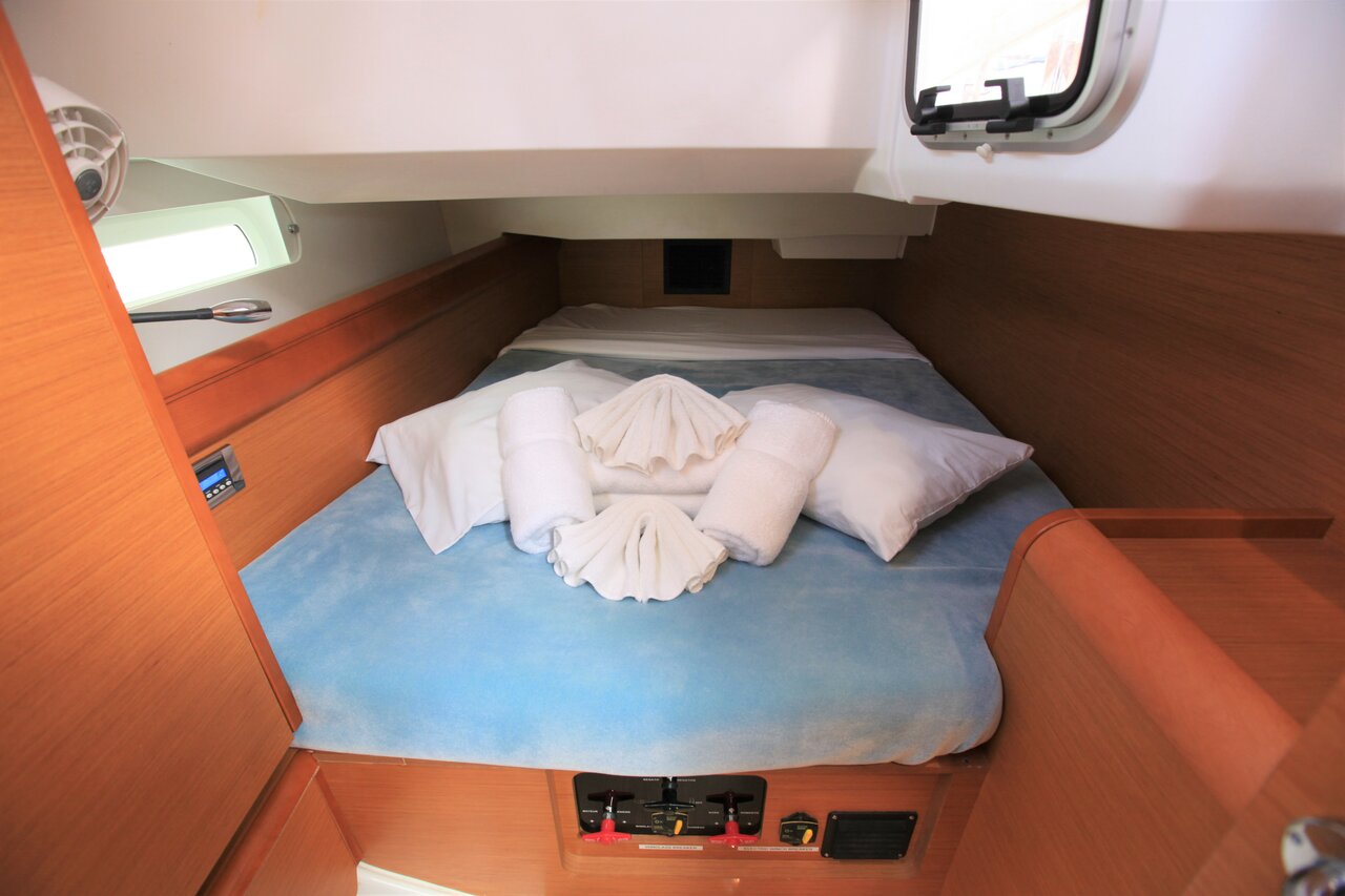 Sun Odyssey 419 - 3 cab. — photo 18