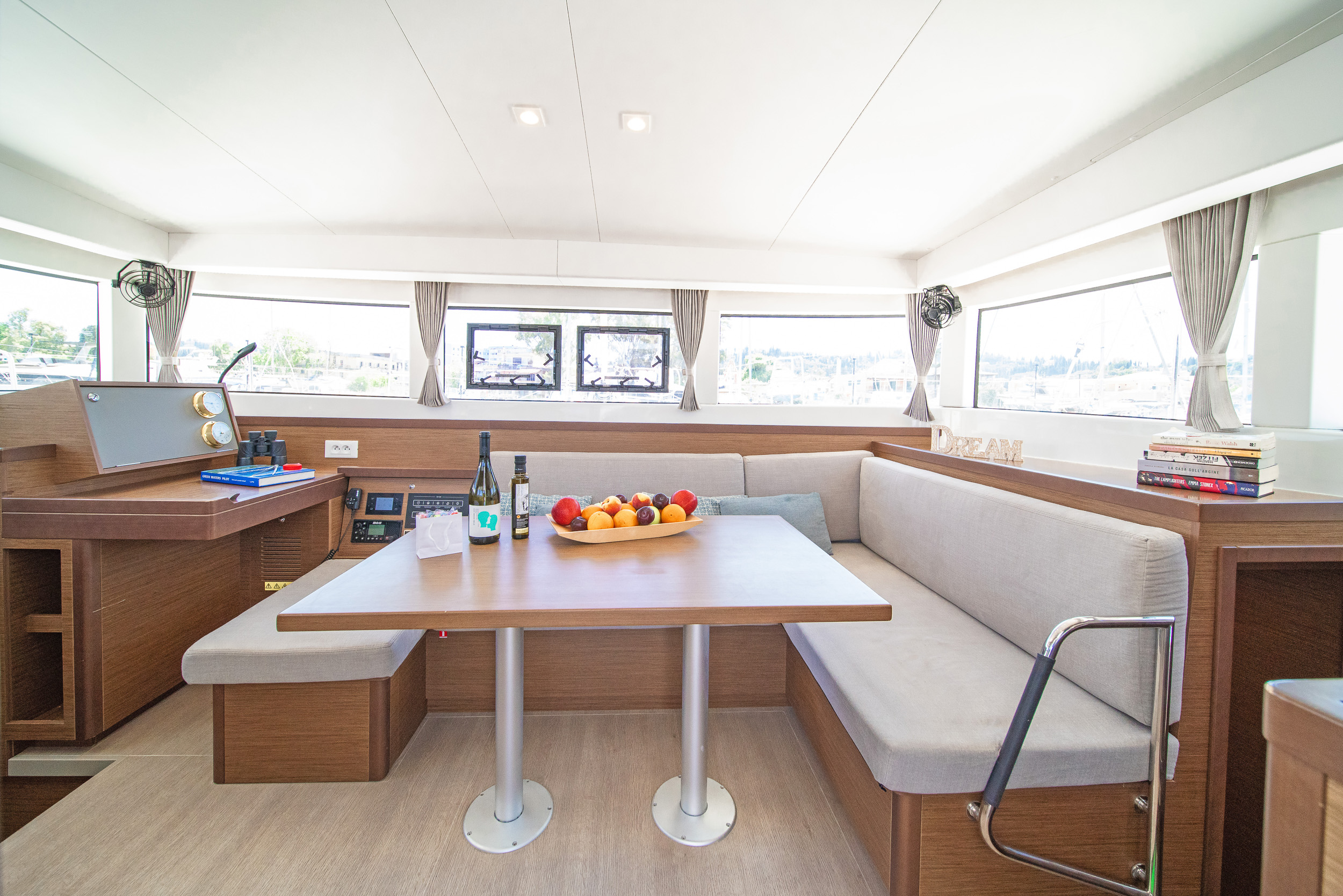 Lagoon 40 - 4 + 2 cab — photo 13