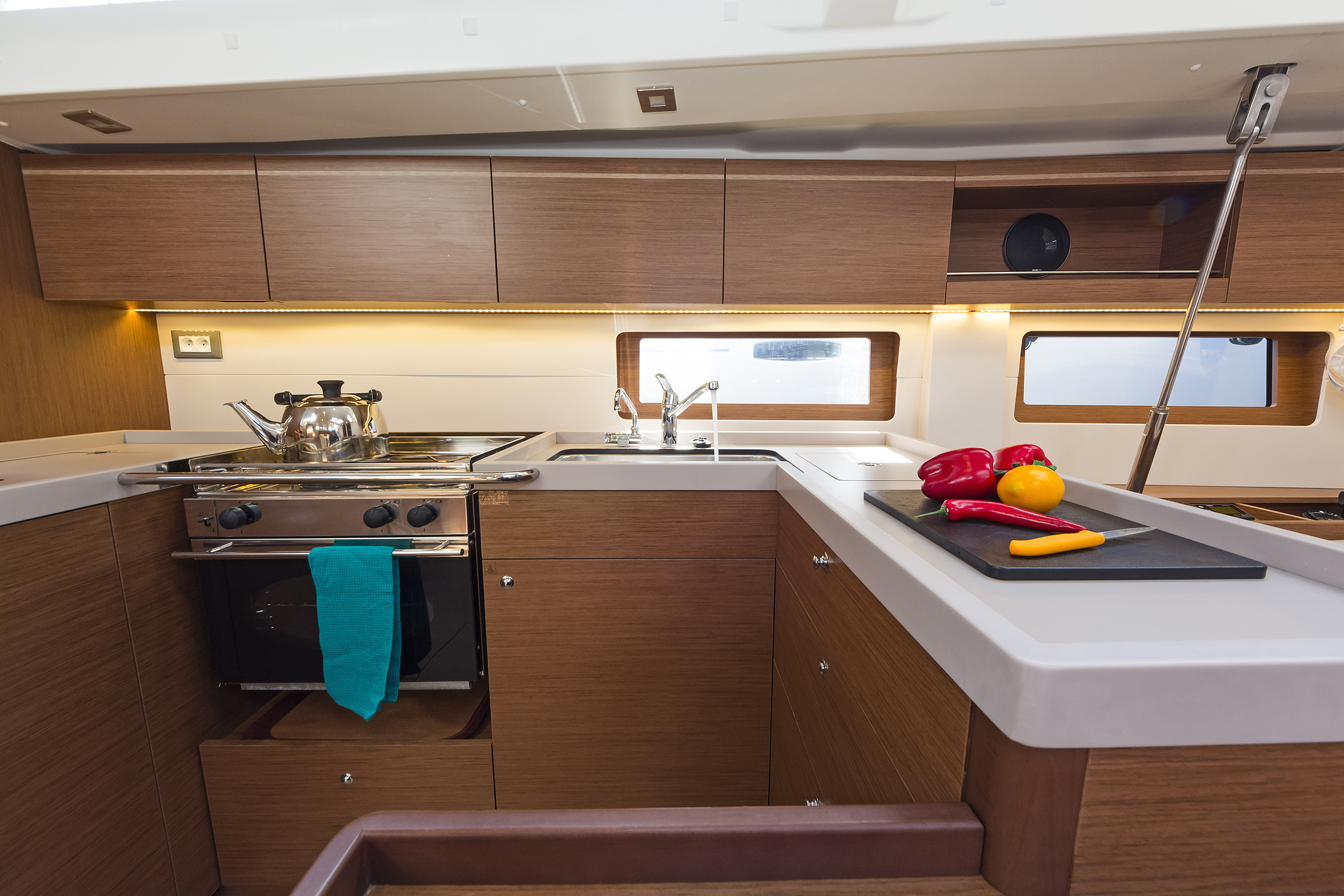Oceanis 51.1 — photo 10