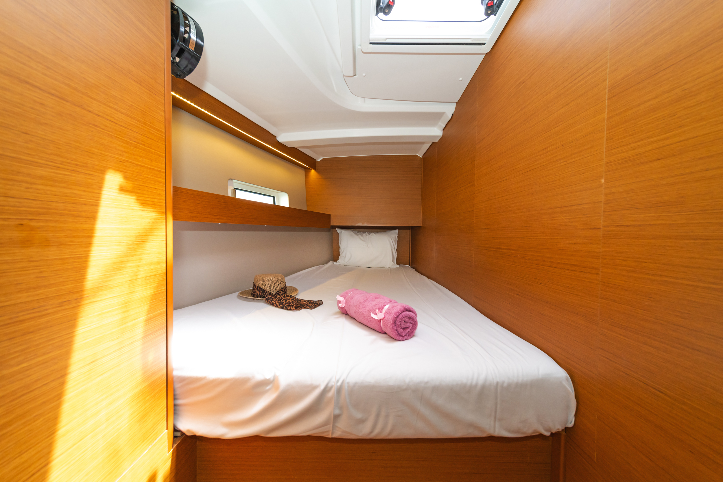 Sun Odyssey 490 - 5 + 1 cab. — photo 6