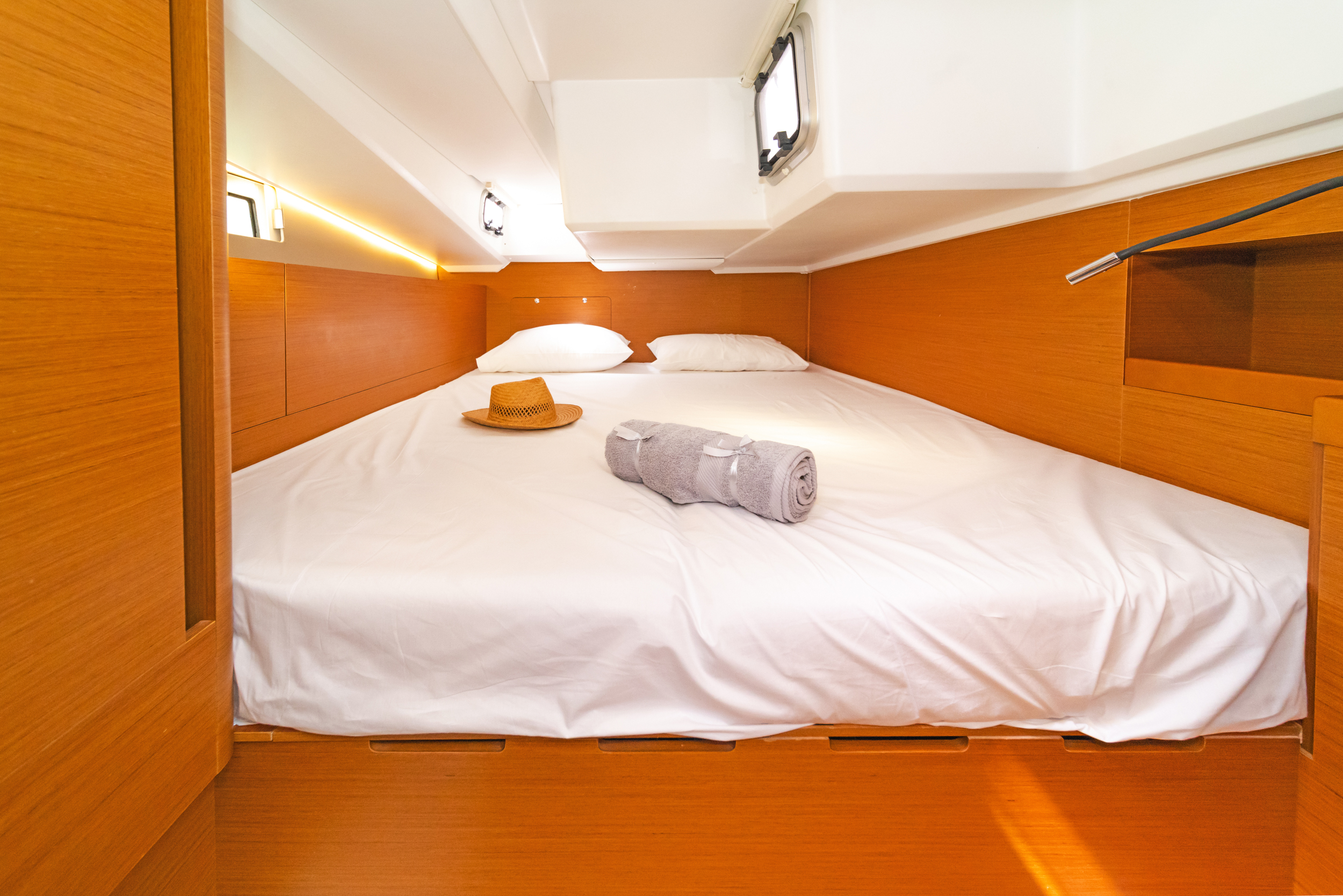 Sun Odyssey 490 - 5 + 1 cab. — photo 8
