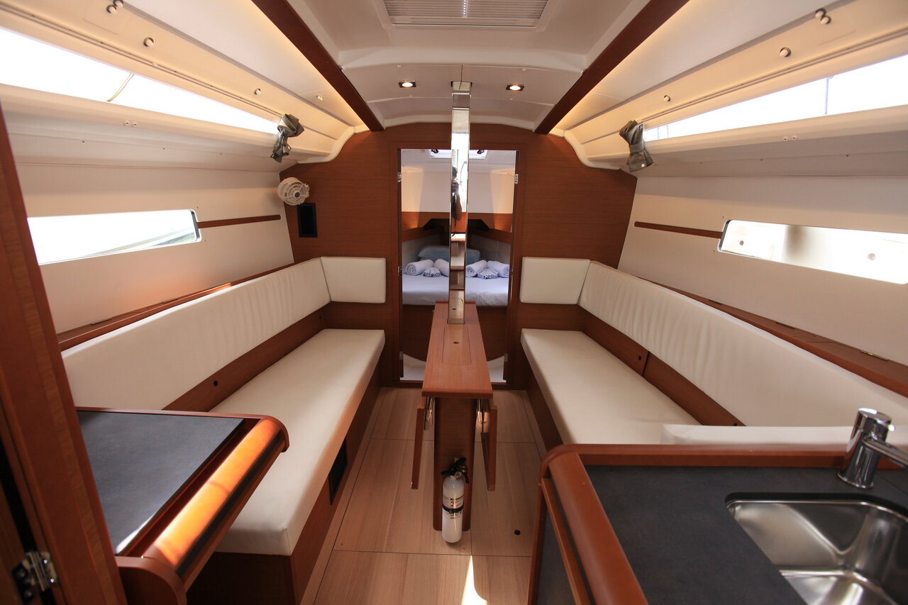 Sun Odyssey 349 - 2 cab. — photo 7