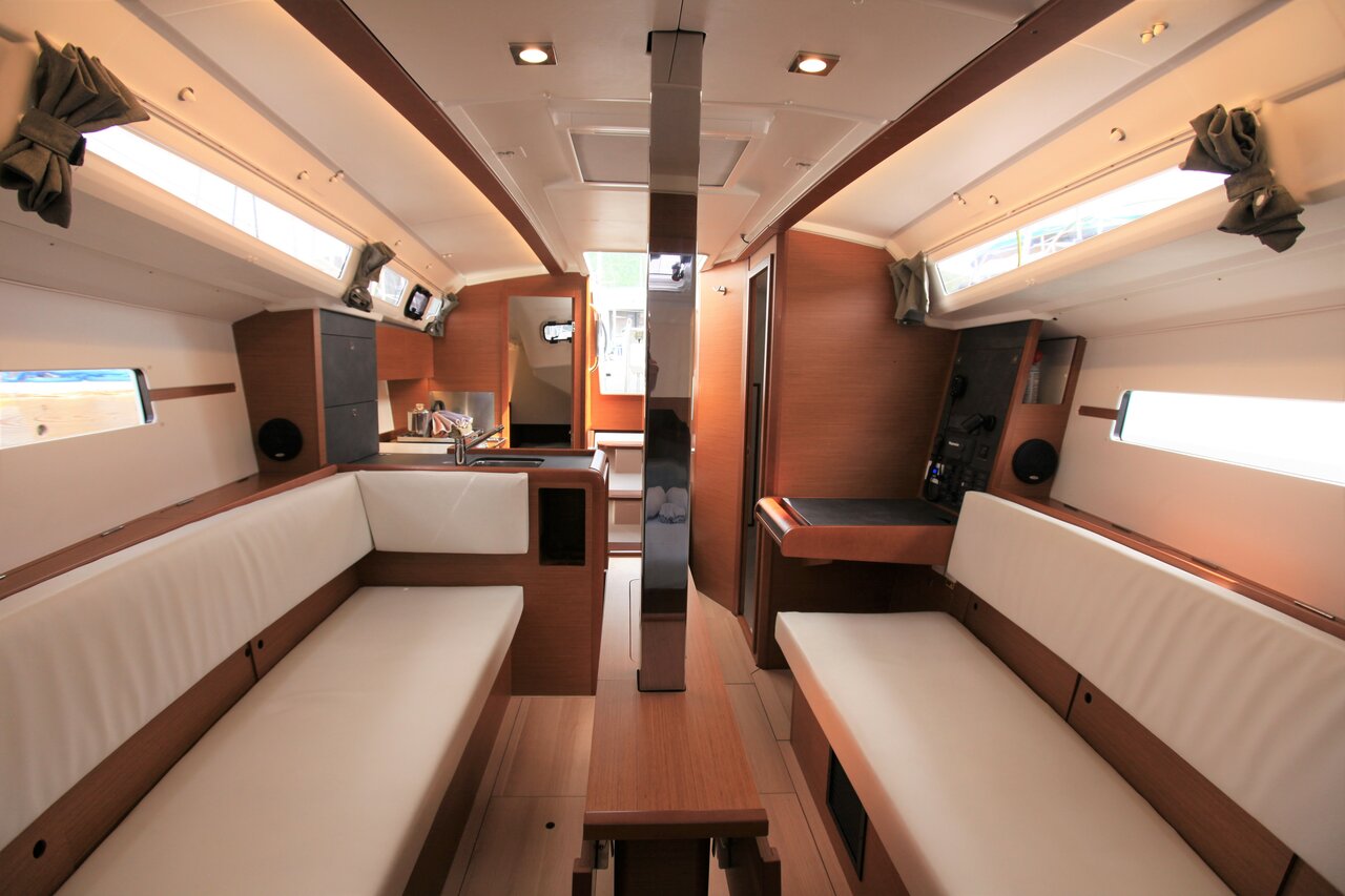 Sun Odyssey 349 - 2 cab. — photo 8