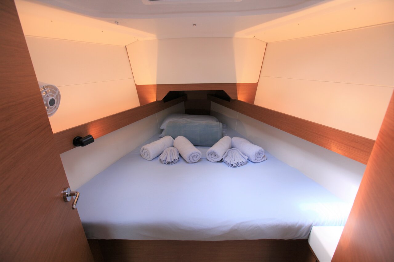 Sun Odyssey 349 - 2 cab. — photo 11