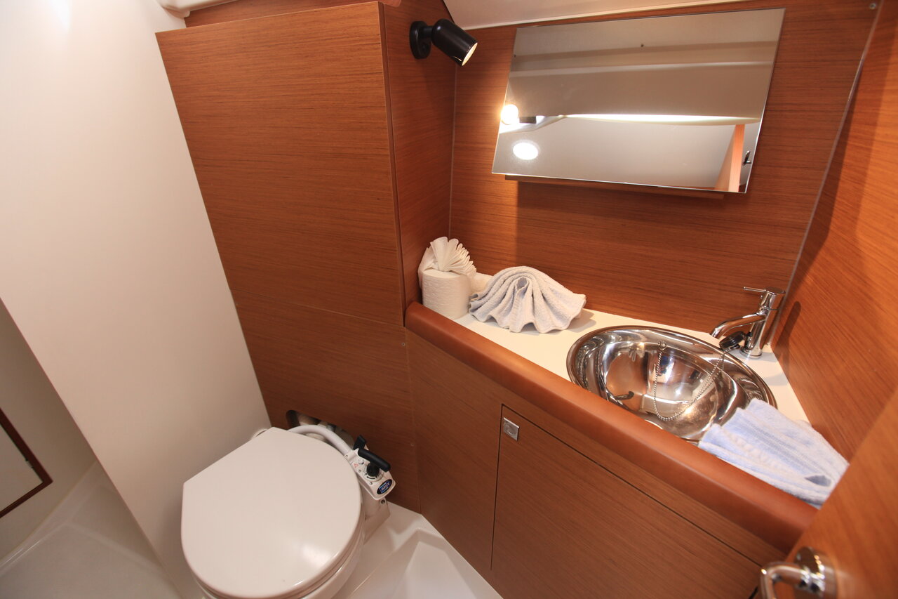 Sun Odyssey 349 - 2 cab. — photo 13