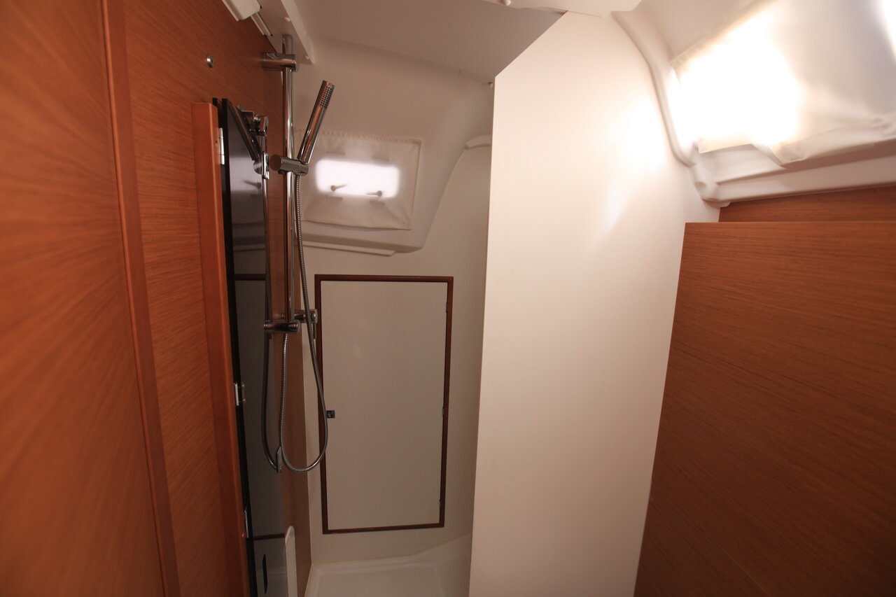Sun Odyssey 349 - 2 cab. — photo 14
