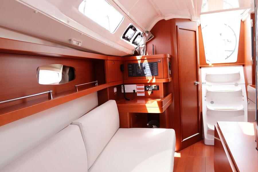 Oceanis 31 — photo 12