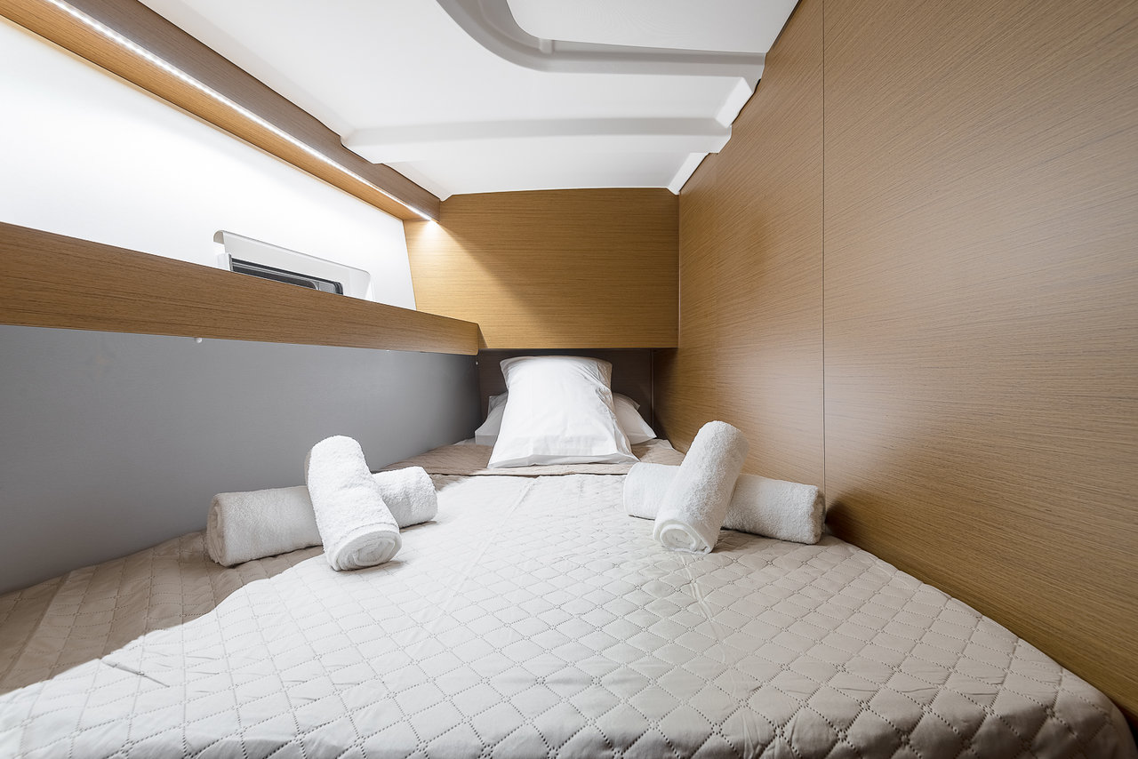 Sun Odyssey 490 - 5 + 1 cab. — photo 34
