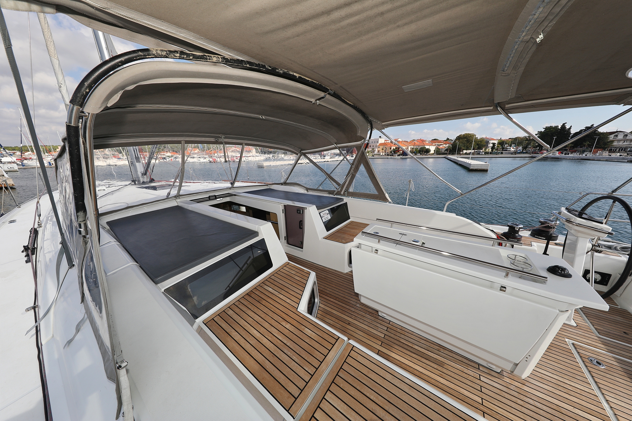 Oceanis 51.1 - 5 + 1 cab. — photo 27