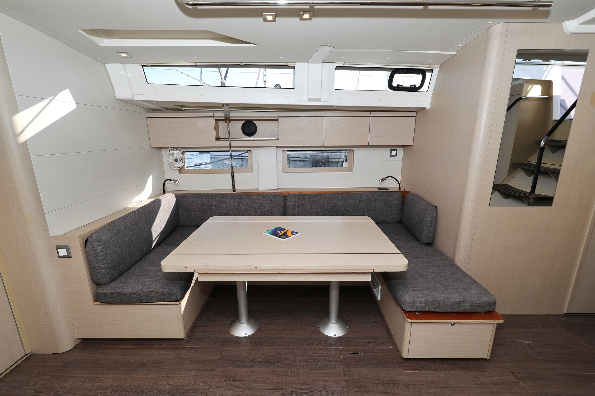 Oceanis 51.1 - 5 + 1 cab. — photo 16