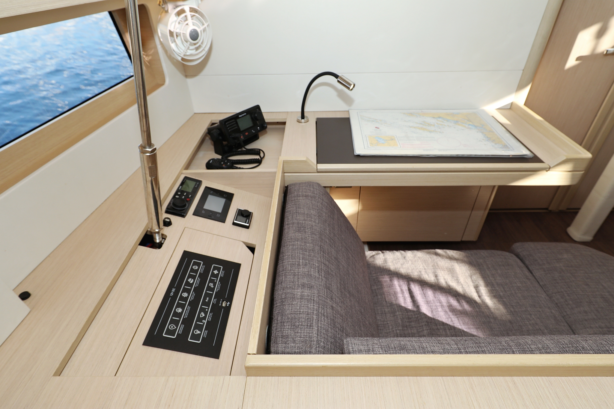 Oceanis 51.1 - 5 + 1 cab. — photo 41