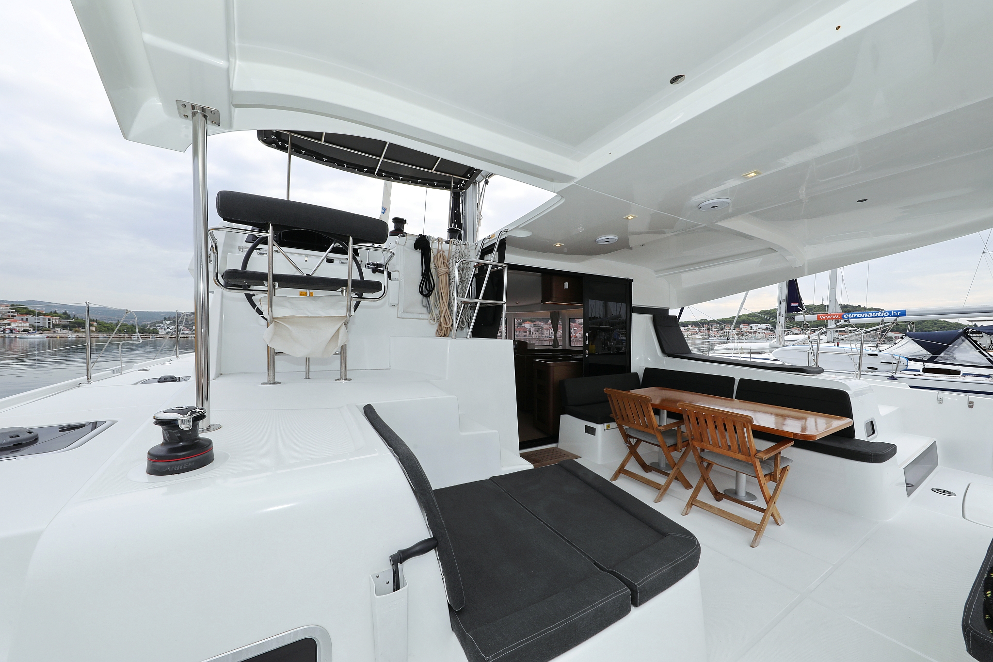 Lagoon 42 - 4 + 2 cab. — photo 5