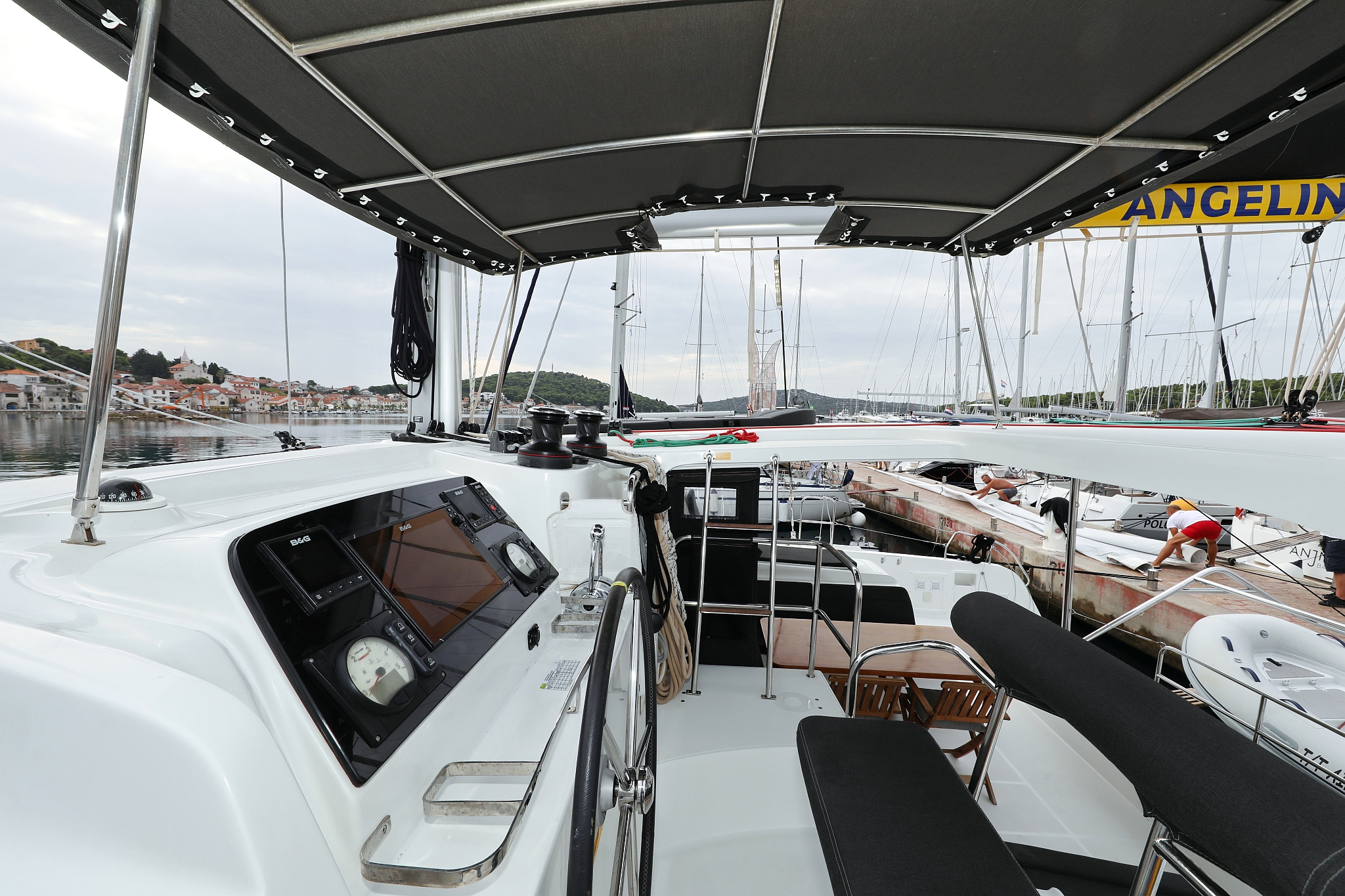 Lagoon 42 - 4 + 2 cab. — photo 9