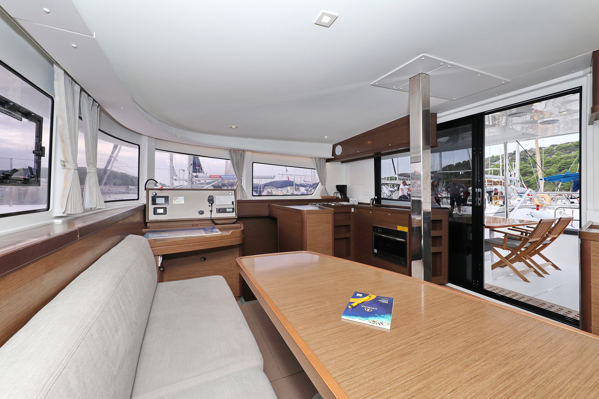 Lagoon 42 - 4 + 2 cab. — photo 13