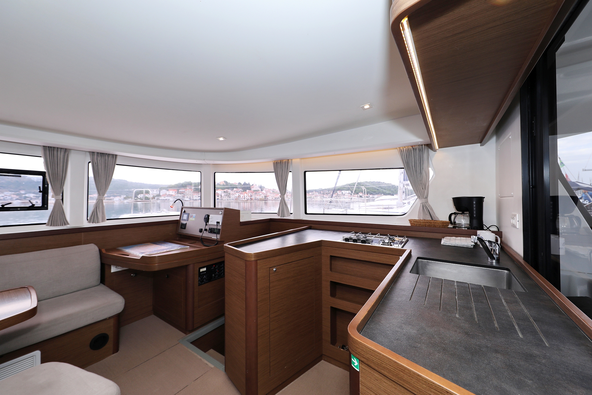 Lagoon 42 - 4 + 2 cab. — photo 15