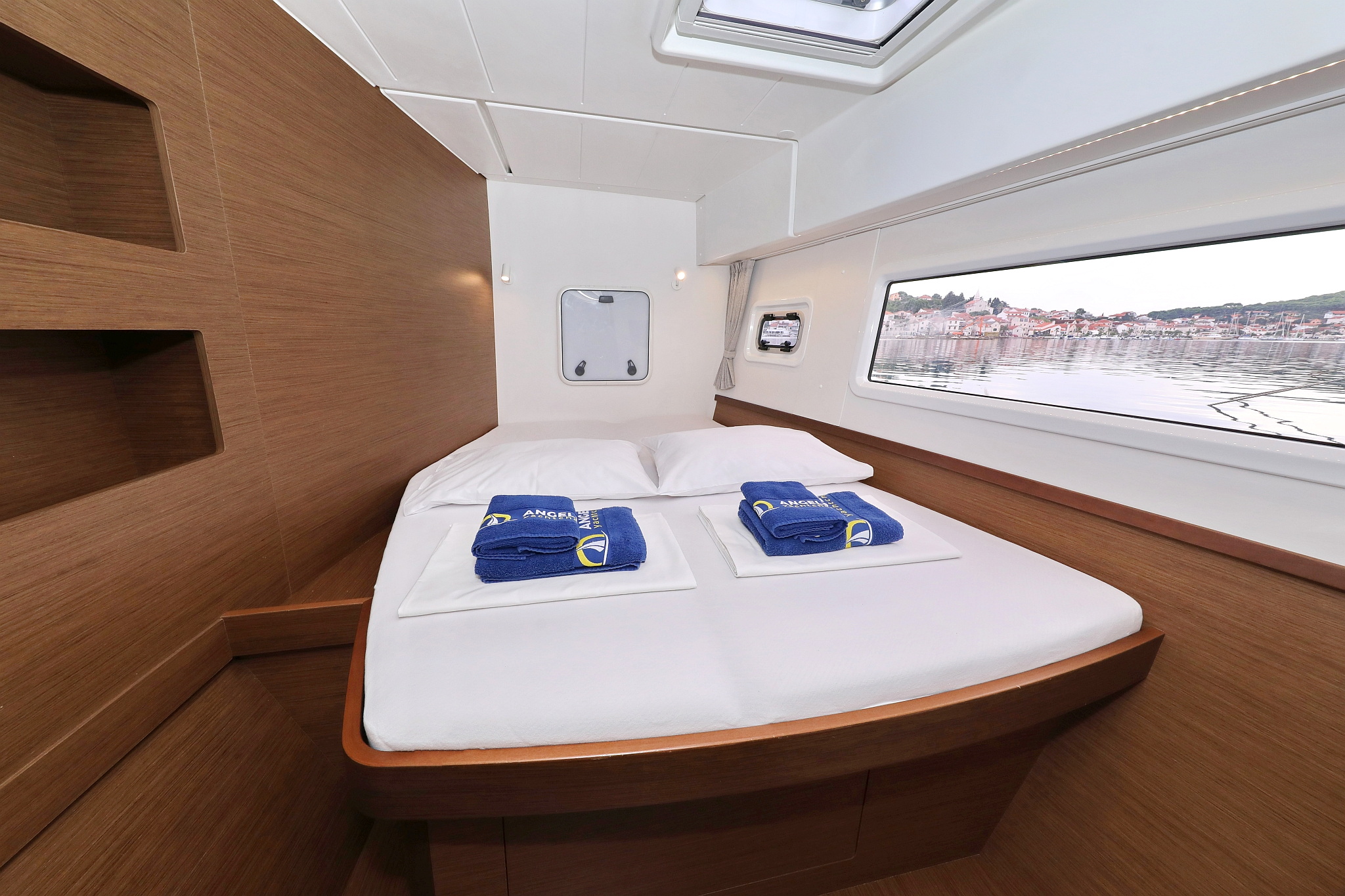 Lagoon 42 - 4 + 2 cab. — photo 32