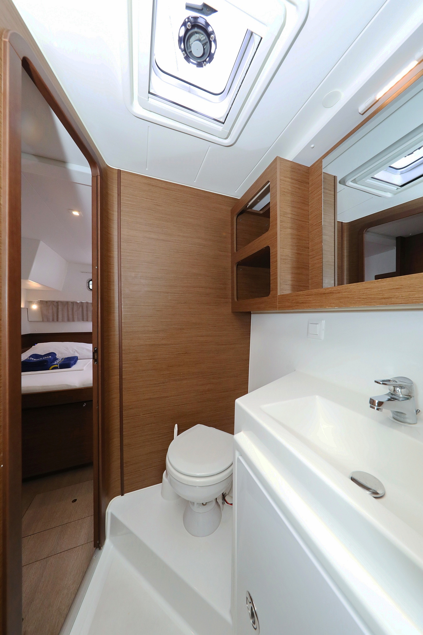 Lagoon 42 - 4 + 2 cab. — photo 33