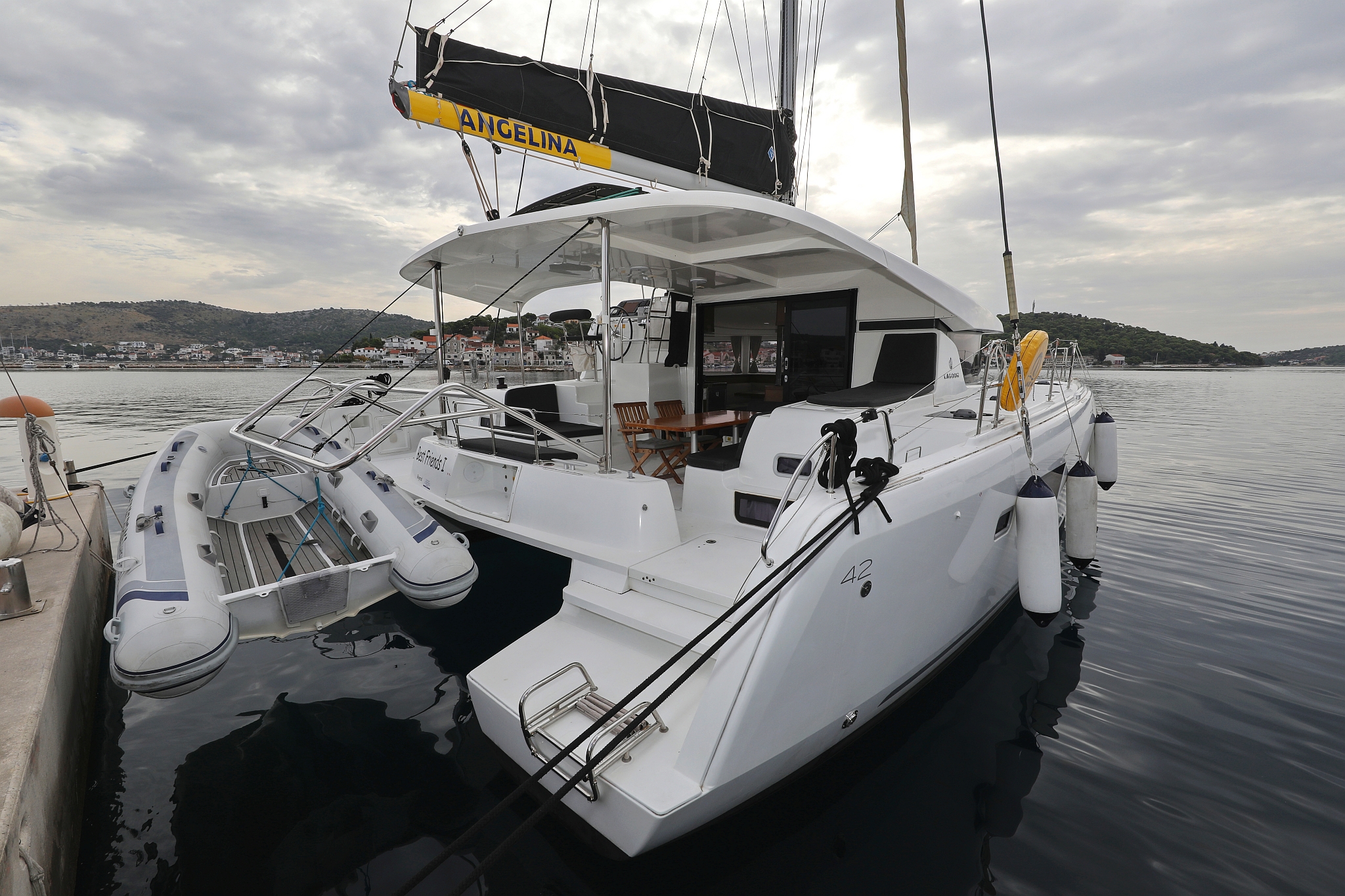 Lagoon 42 - 4 + 2 cab. — photo 4