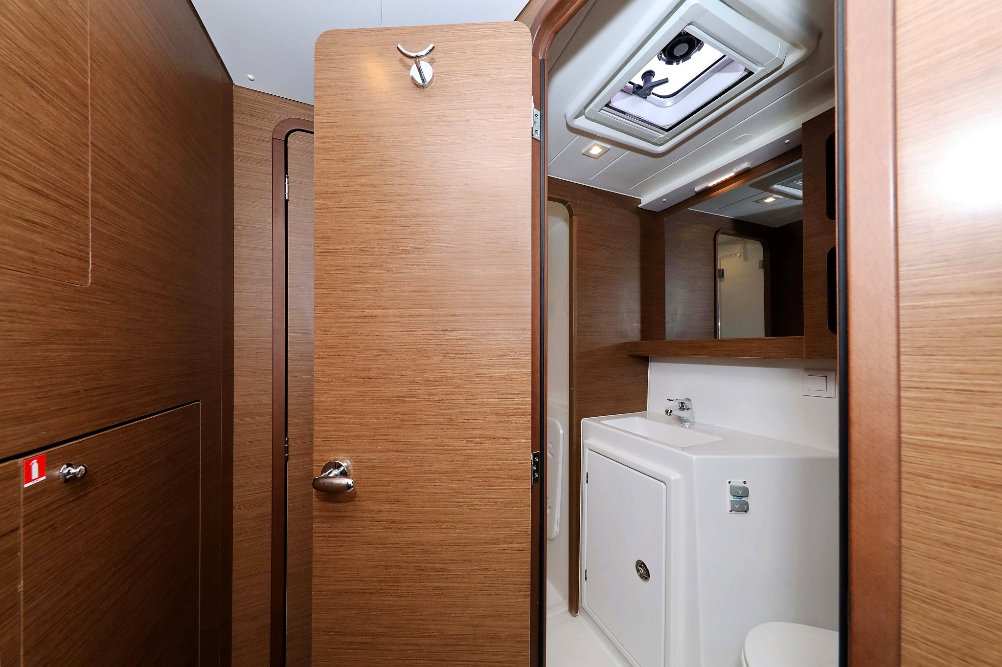 Lagoon 42 - 4 + 2 cab. — photo 35