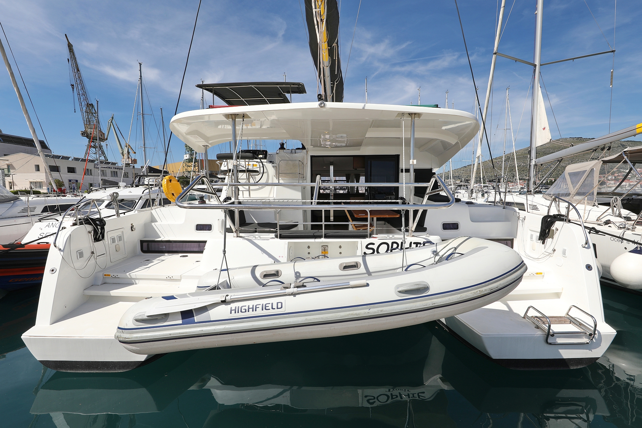Lagoon 42 - 4 + 2 cab. — photo 1
