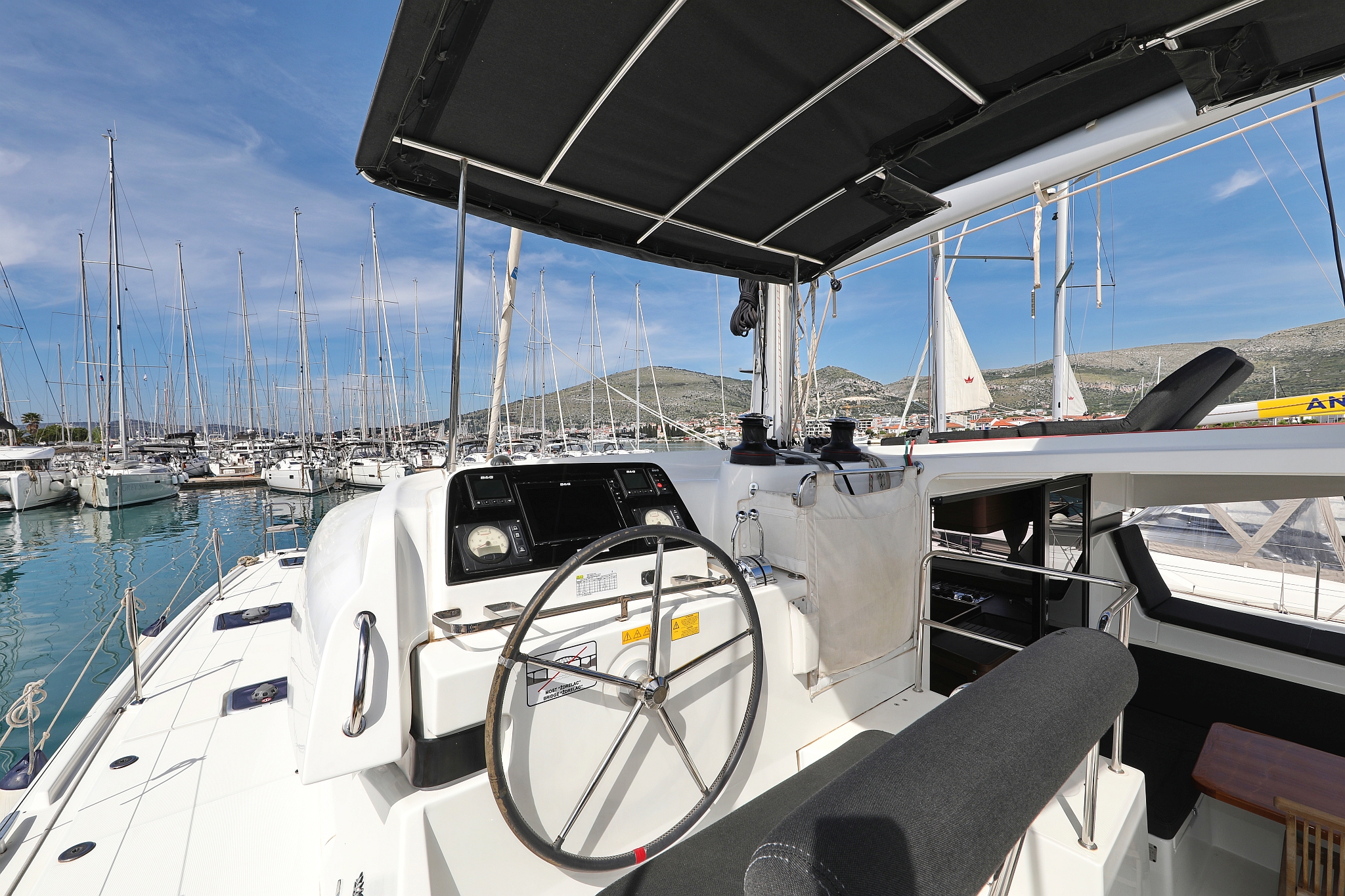 Lagoon 42 - 4 + 2 cab. — photo 8