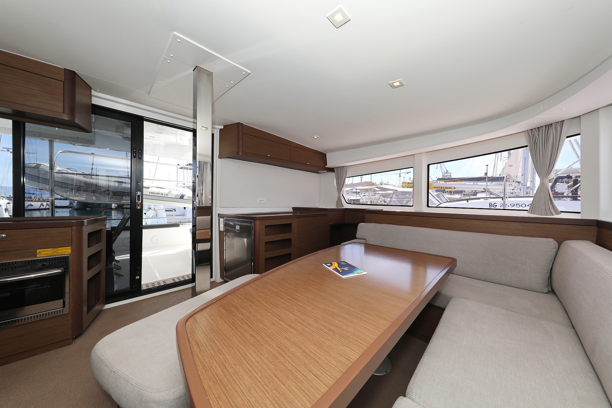 Lagoon 42 - 4 + 2 cab. — photo 14