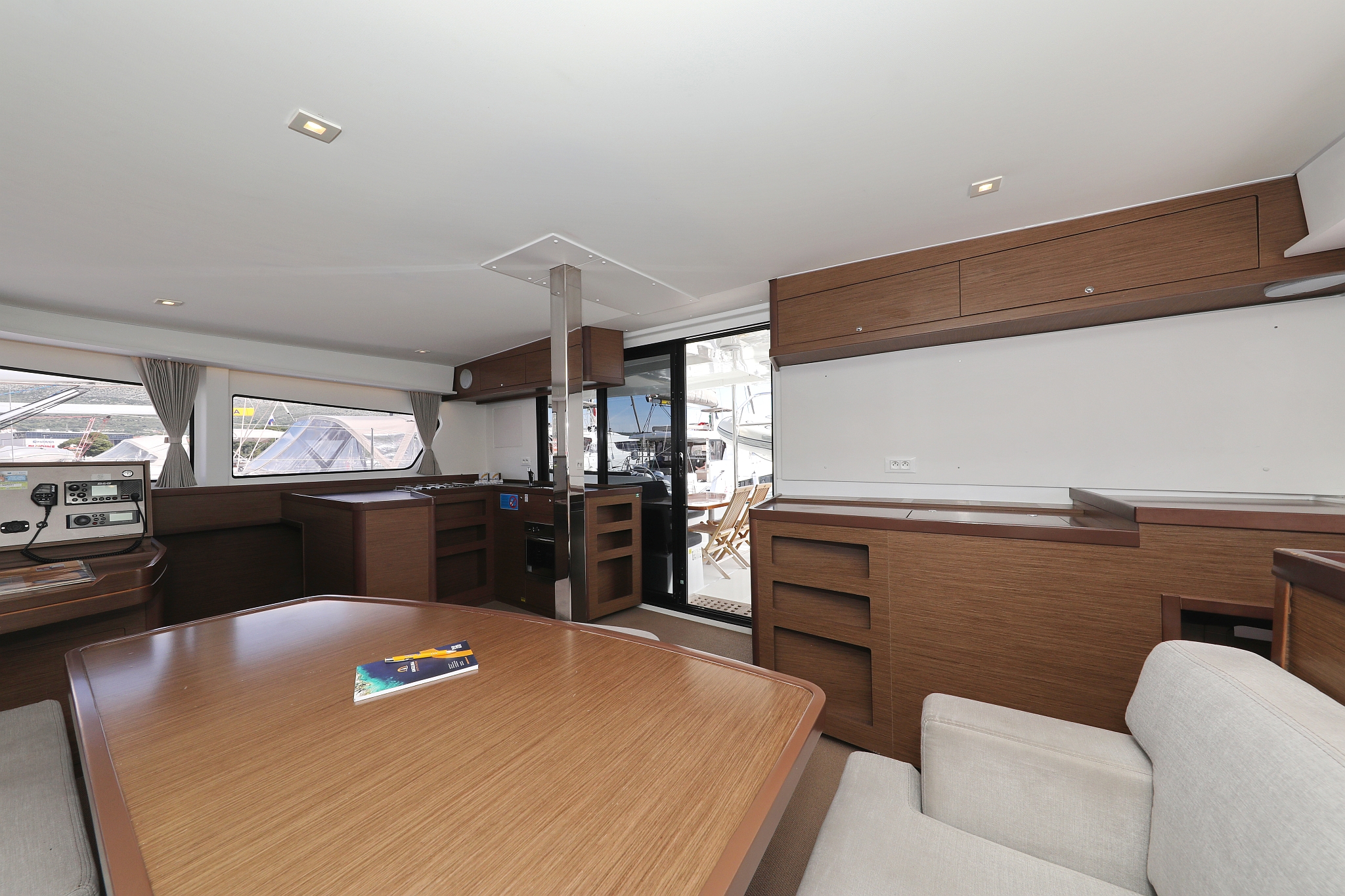 Lagoon 42 - 4 + 2 cab. — photo 15