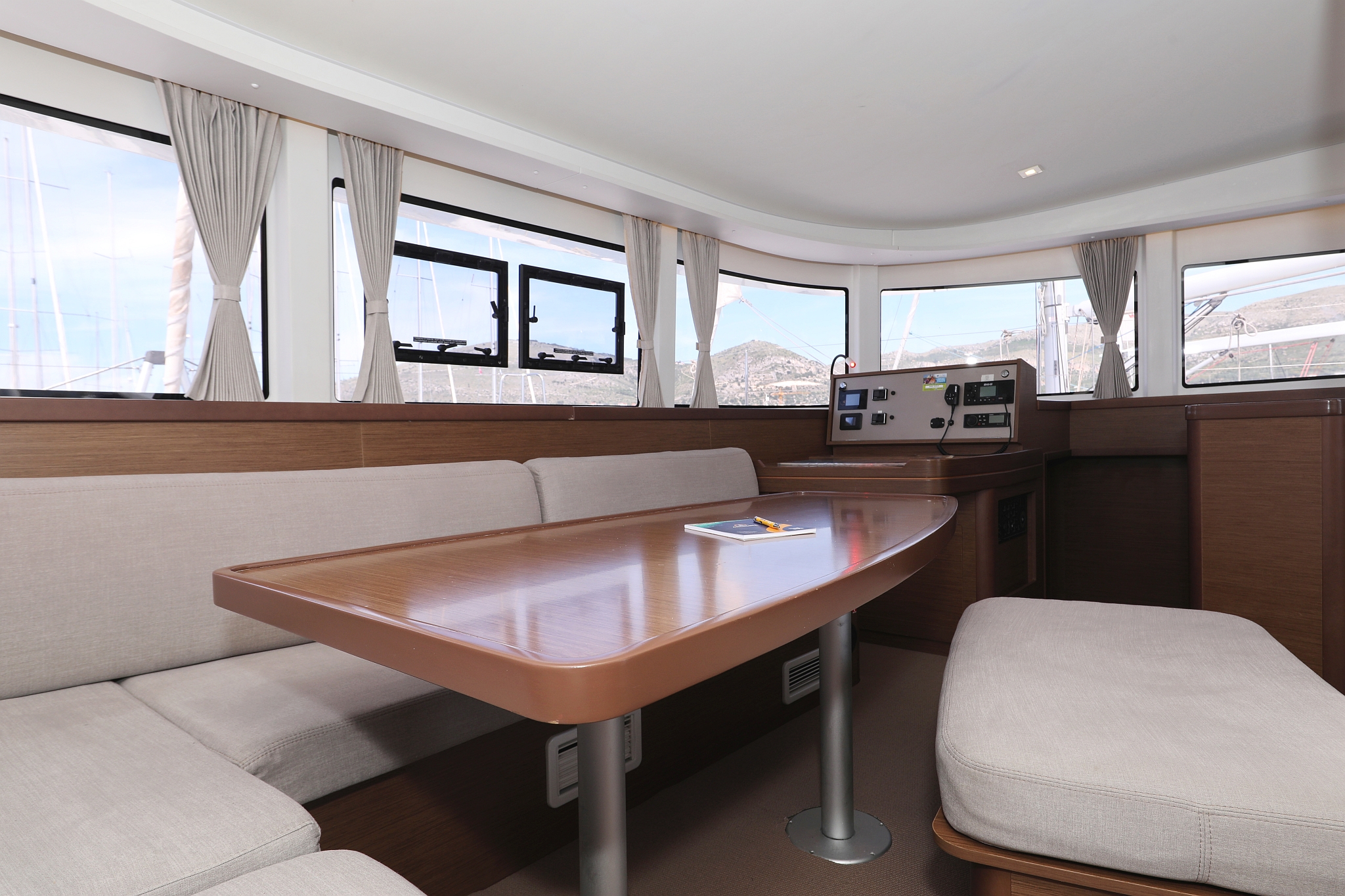 Lagoon 42 - 4 + 2 cab. — photo 17