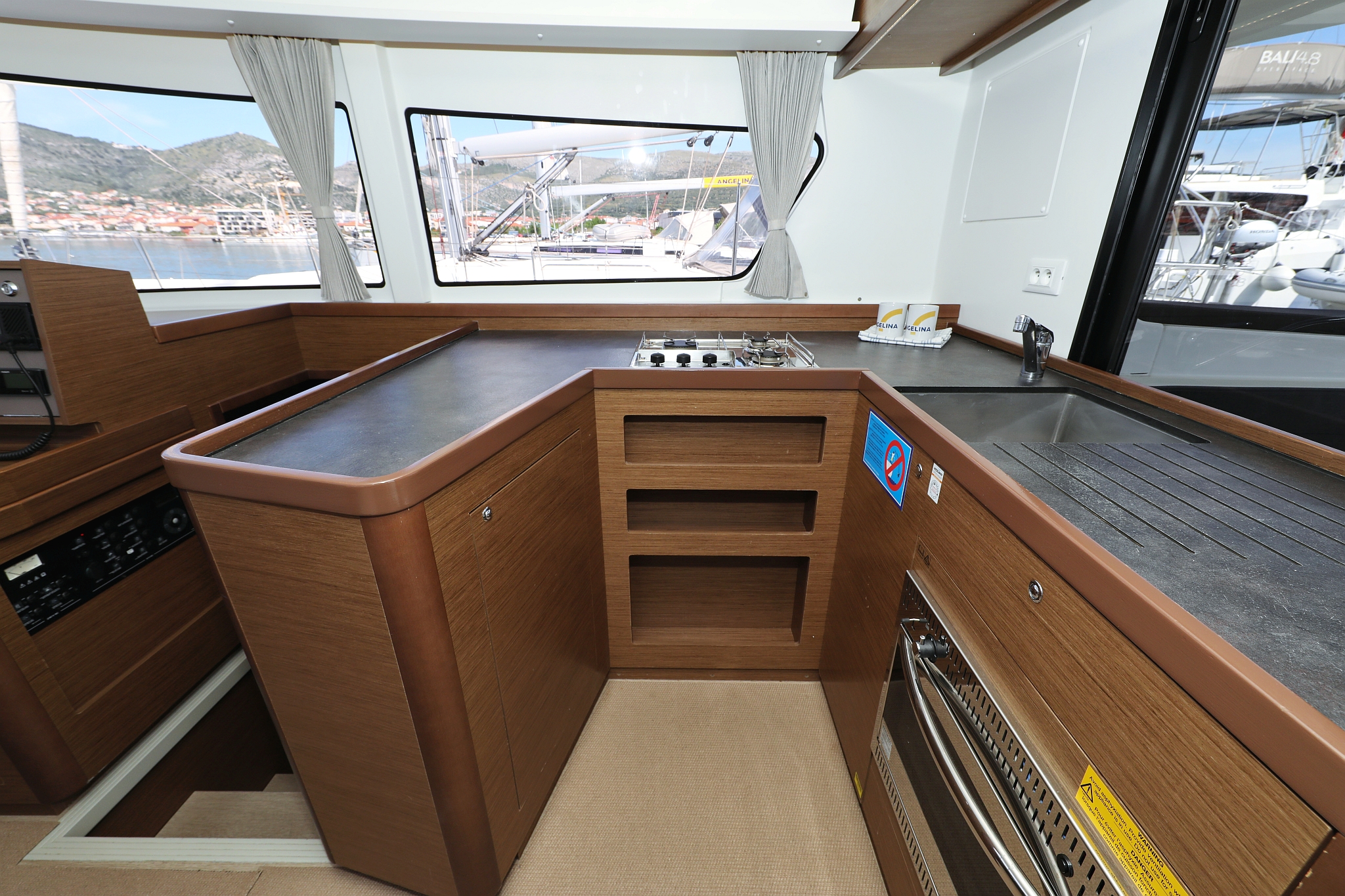 Lagoon 42 - 4 + 2 cab. — photo 19