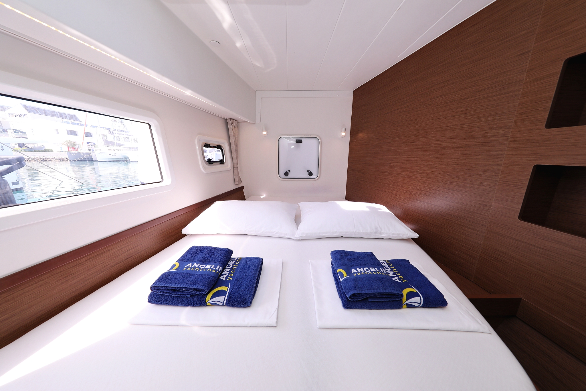 Lagoon 42 - 4 + 2 cab. — photo 24