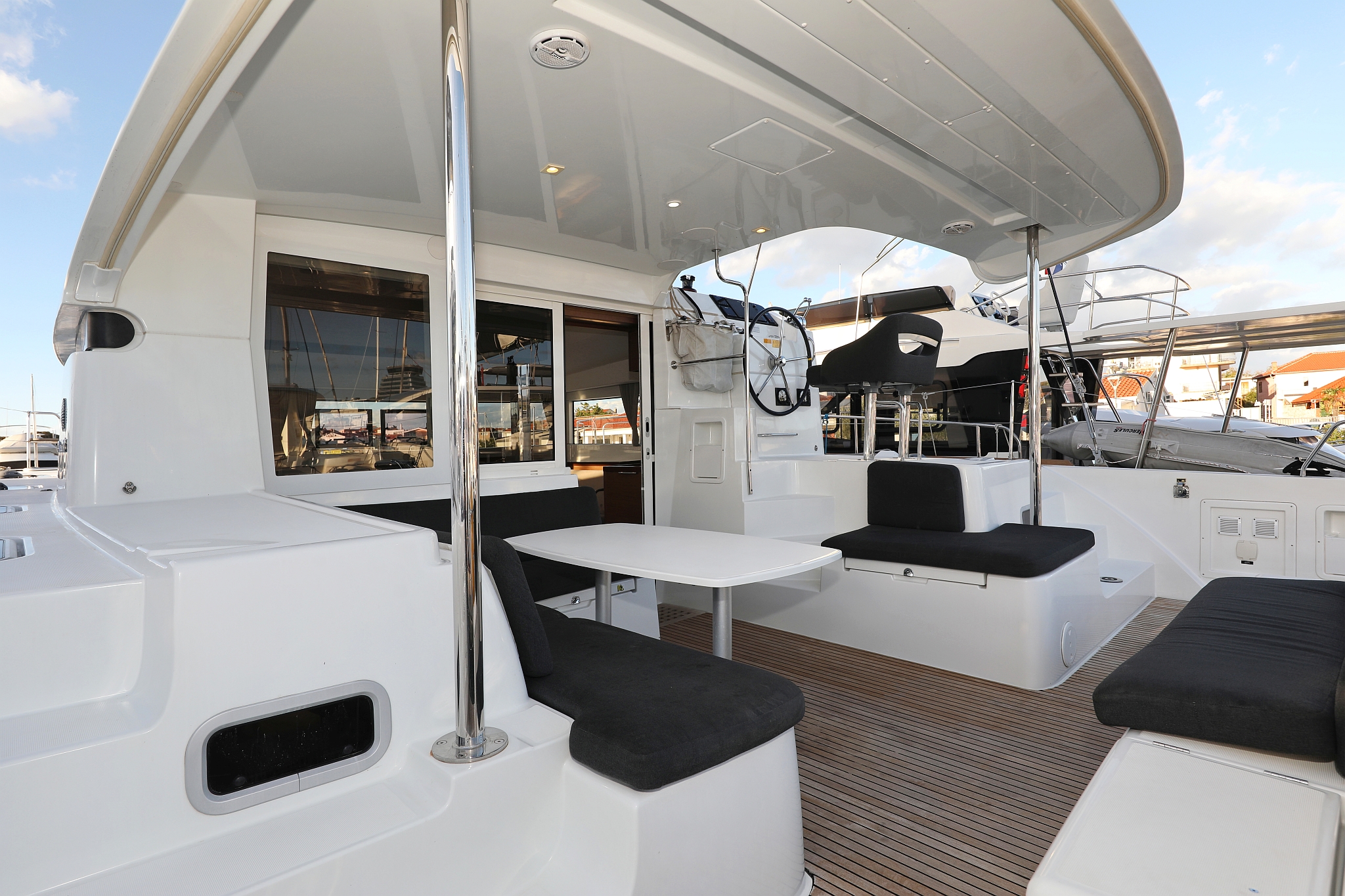 Lagoon 40 - 4 + 2 cab — photo 4