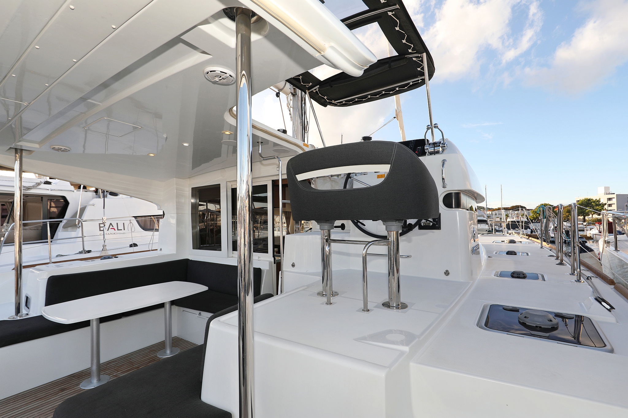 Lagoon 40 - 4 + 2 cab — photo 8