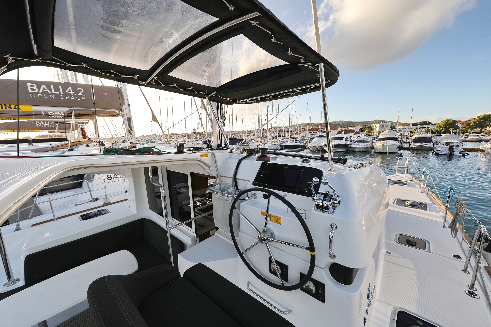 Lagoon 40 - 4 + 2 cab — photo 9