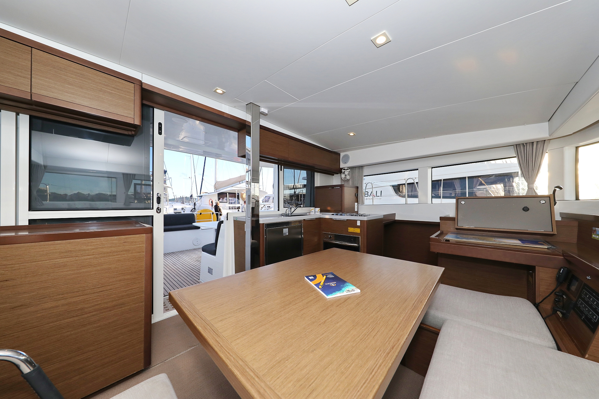 Lagoon 40 - 4 + 2 cab — photo 14