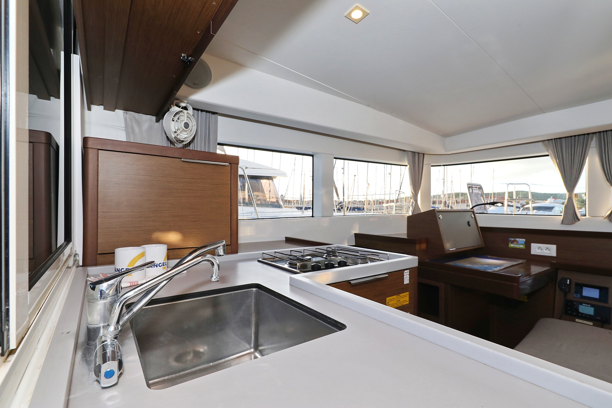 Lagoon 40 - 4 + 2 cab — photo 22