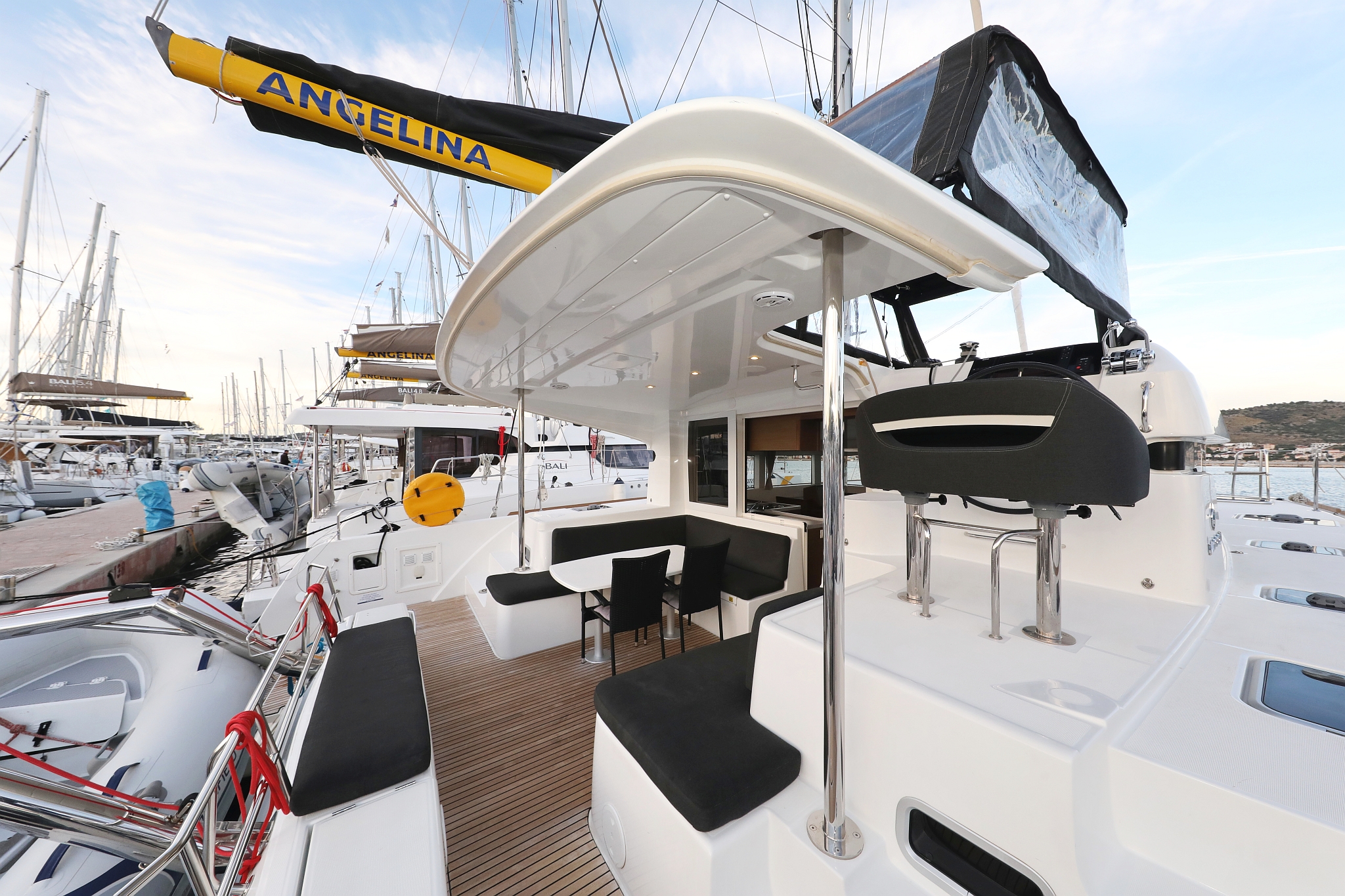 Lagoon 40 - 4 + 2 cab — photo 4