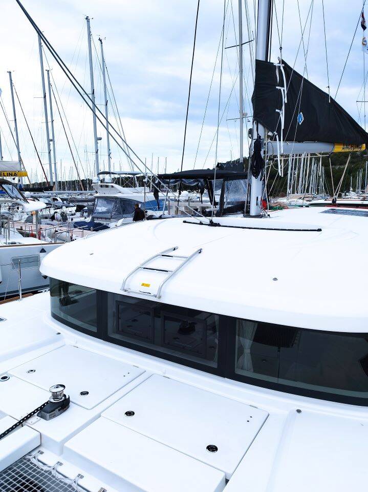 Lagoon 40 - 4 + 2 cab — photo 11