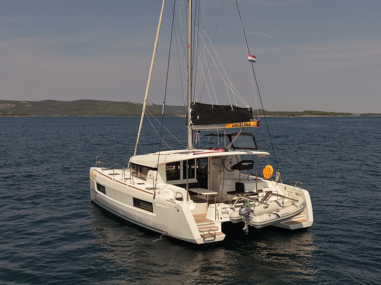 Lagoon 40 - 4 + 2 cab — photo 14