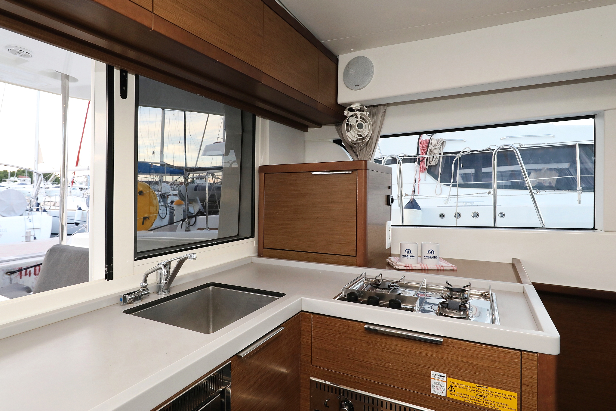 Lagoon 40 - 4 + 2 cab — photo 17