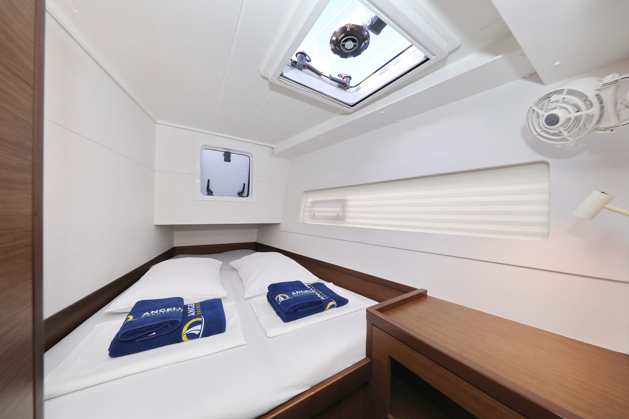 Lagoon 40 - 4 + 2 cab — photo 24