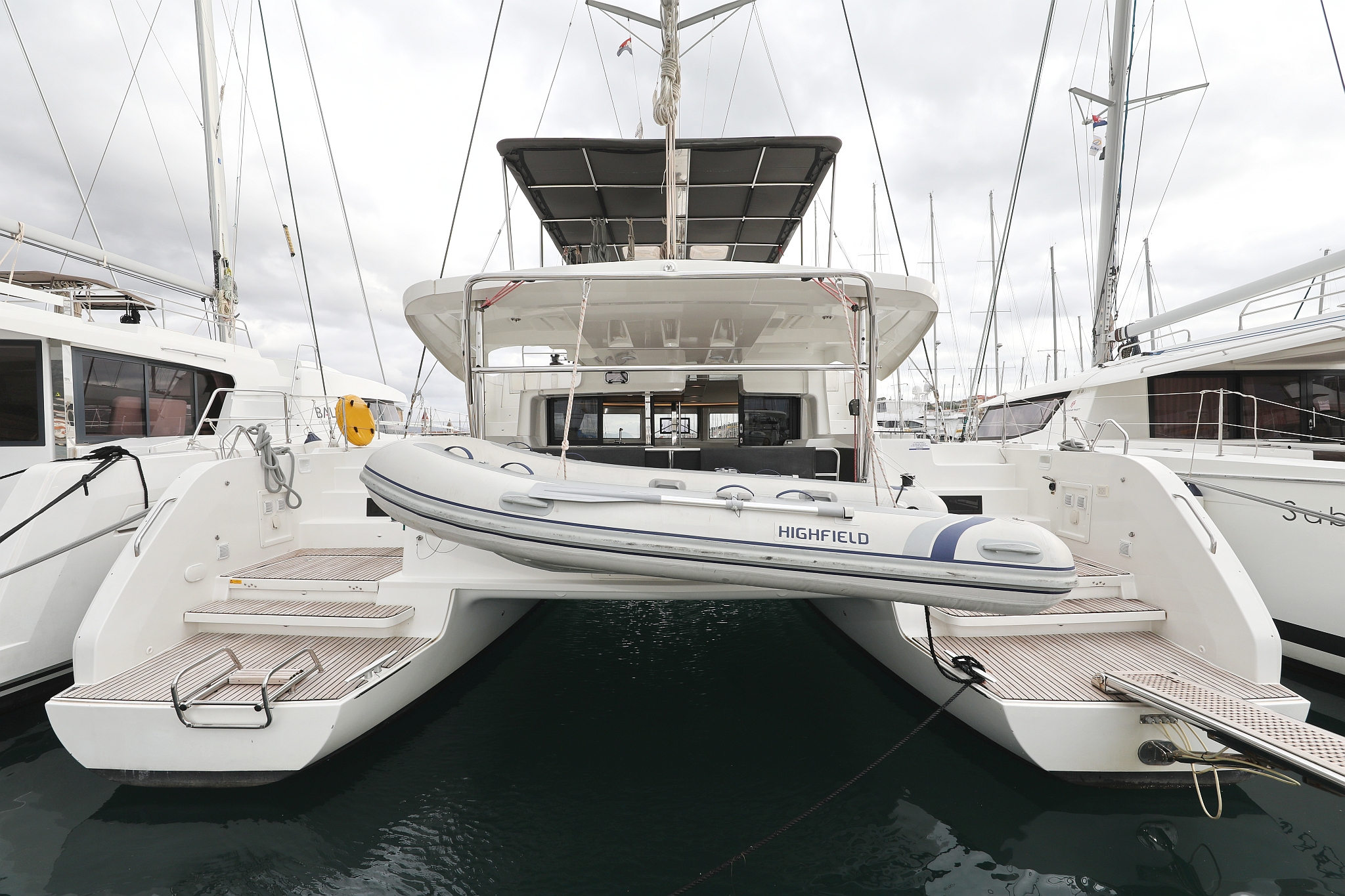 Lagoon 46 - 4 + 2 cab. — photo 1