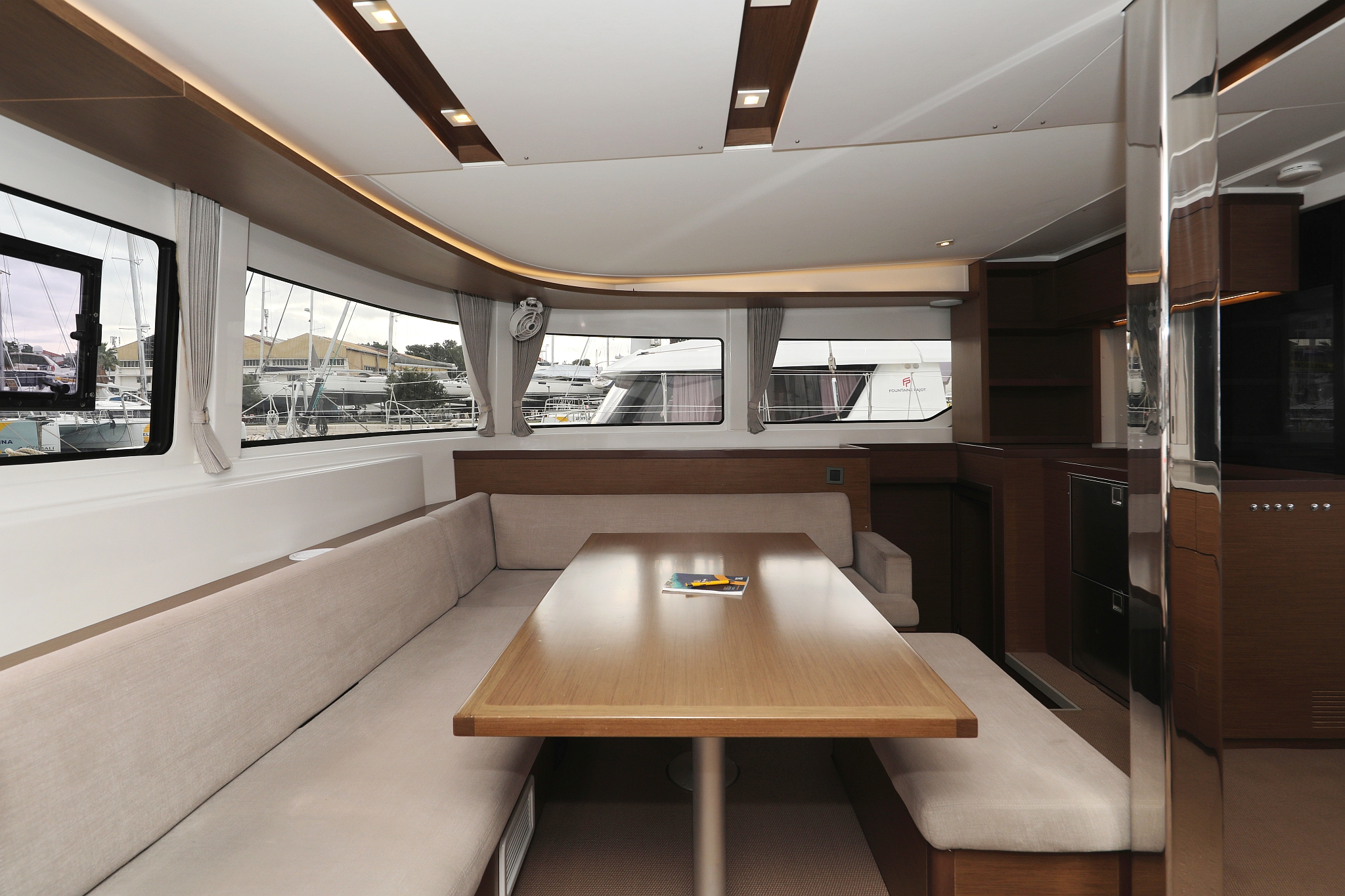 Lagoon 46 - 4 + 2 cab. — photo 17