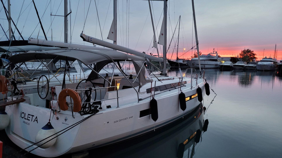Sun Odyssey 440 - 4 cab. — photo 10